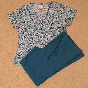 Life Scrub Set